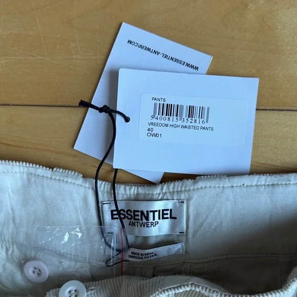 ESSENTIEL ANTWERP Wide-Leg Pants with Belt - Picture 2 of 8